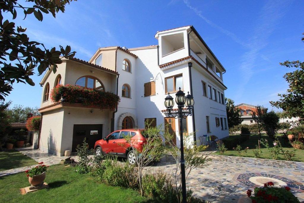 Apartments Anita Помер Екстериор снимка