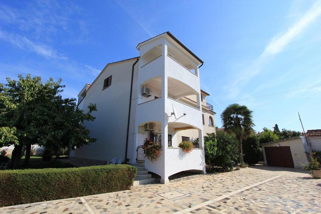Apartments Anita Помер Екстериор снимка