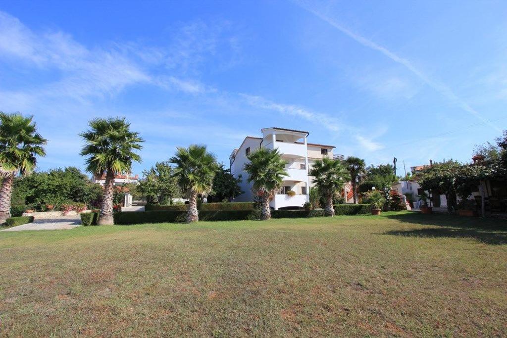 Apartments Anita Помер Екстериор снимка