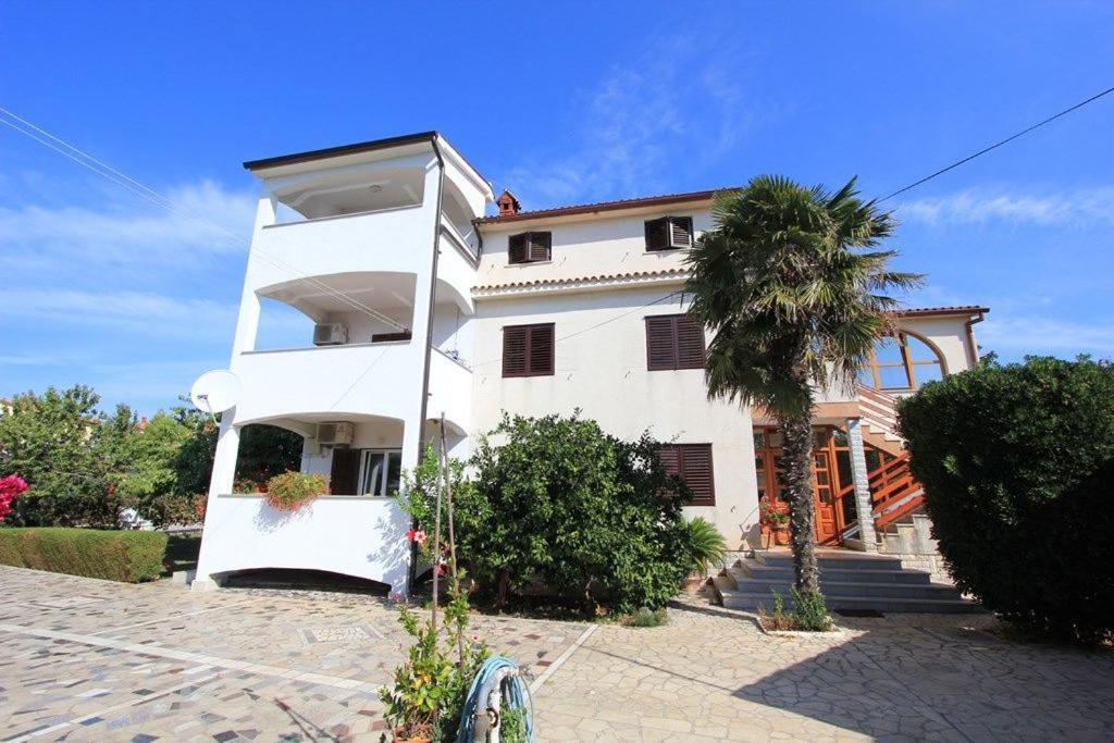 Apartments Anita Помер Екстериор снимка